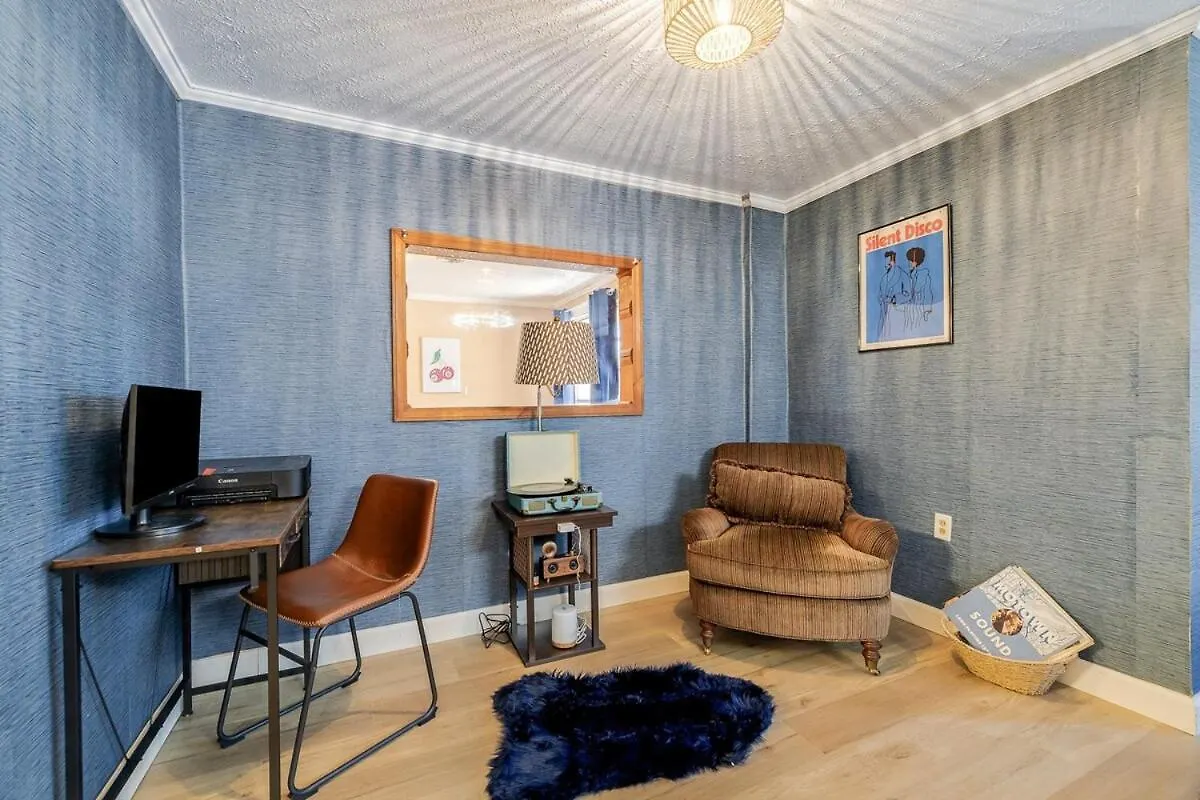Retro! - 4Br Near Sav Airport Villa Bloomingdale United States